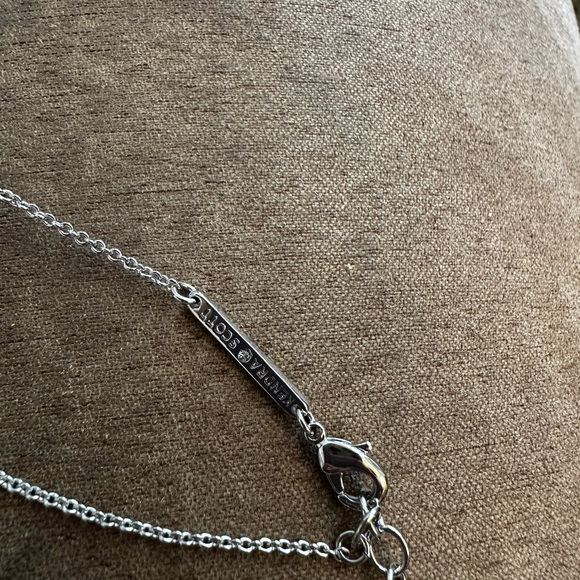 Kendra Scott 💎 - Picture 13 of 17